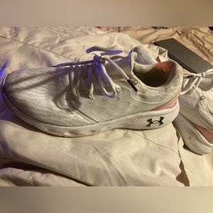 Under Armor Vantage size 11